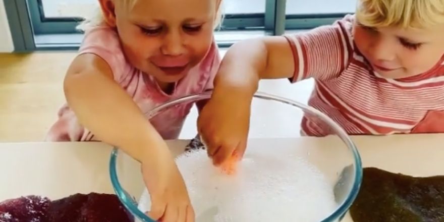 Try this super simple FLUBBER recipe!